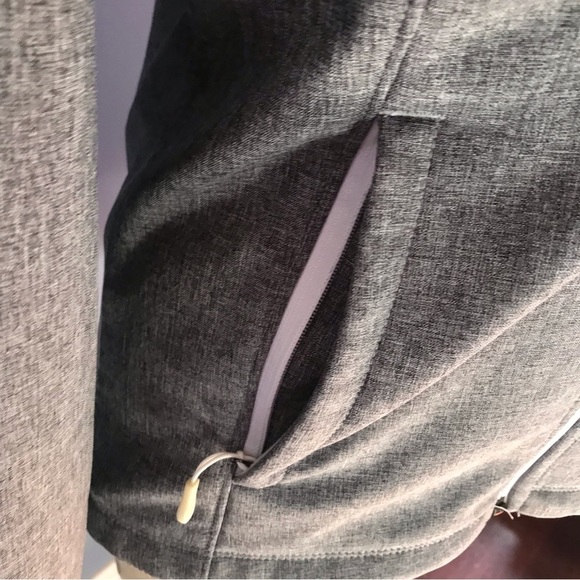 Kirkland signature, gray wind resistant, zip up, hooded jacket - Picture 5 of 9